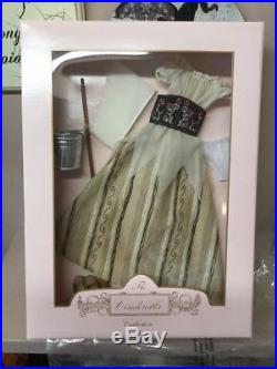 New- NRFB-2007 Cinderella Once Upon A Dream Outfit Set By Robert Tonner LE 1000