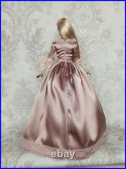 OUTFIT/ Gown for Tonner and jewelry for dolls16Tonner doll, Sybarite doll