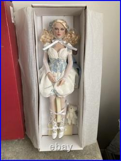 RARE 2009 Tonner Re-imagination 17 Goldilocks This Dish Is Too Hot PLEASE READ