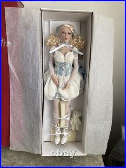 RARE 2009 Tonner Re-imagination 17 Goldilocks This Dish Is Too Hot PLEASE READ