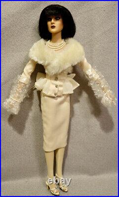 RARE TONNER LOUISE DEVEREAUX DOLL + EXTRA DRESS & COAT LE of 500 MINT in BOX