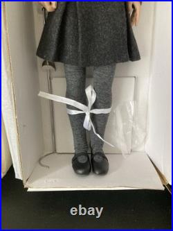 REVISED 2006 Tonner Harry Potter 17 Hermione Granger at Hogwarts T6-HPDD-02