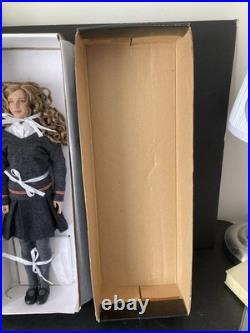 REVISED 2006 Tonner Harry Potter 17 Hermione Granger at Hogwarts T6-HPDD-02