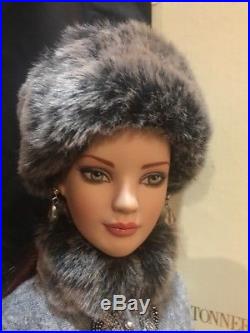 ROBERT TONNER 22 AMERICAN MODEL LADY LUXE DOLL with OUTFIT in BOX. Very Limited