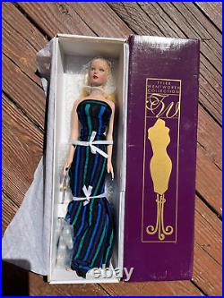 R. Tonner Tyler Wentworth 16 Something Sleek Doll + outfit in Great Condition