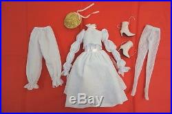 Rare Reading to Alice Tonner doll outfit Tyler Wentworth LE 250 from 2009