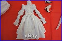 Rare Reading to Alice Tonner doll outfit Tyler Wentworth LE 250 from 2009