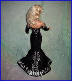 Rare! Tonner Sensational Daphne Doll & Ensemble-never Played With-giftable