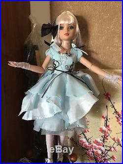 Re-Imagination Tonner Antoinette Blue Alice Halloween Convention OUTFIT