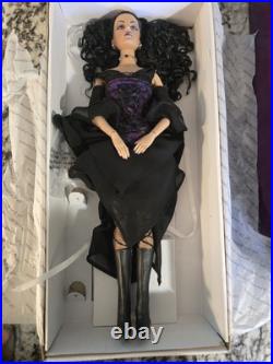 Robert TONNER DOLL TYLER WENTWORTH SPELLBINDING SYDNEY Doll 16 & Outfit Robert TONNER DOLL TYLER WENTWORTH SPELLBINDING SYDNEY Doll 16 & Outfit