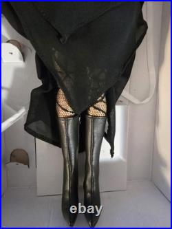 Robert TONNER DOLL TYLER WENTWORTH SPELLBINDING SYDNEY Doll 16 & Outfit Robert TONNER DOLL TYLER WENTWORTH SPELLBINDING SYDNEY Doll 16 & Outfit