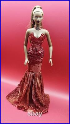 Robert Tonner 16 Esme Pre-owned Doll In Gorgeous Rust Colored Gown