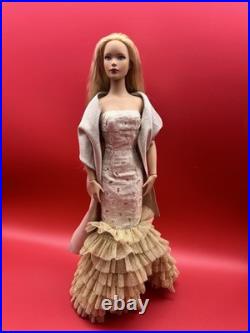 Robert Tonner 16 Pre-owned Doll In Gold and Lace Mermaid Gown