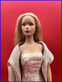 Robert Tonner 16 Pre-owned Doll In Gold and Lace Mermaid Gown