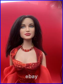Robert Tonner 16 Pre-owned Doll In Red Gown