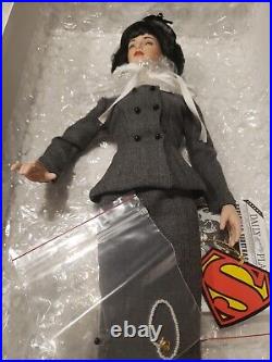 Robert Tonner 17 doll Lois Lane