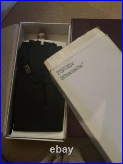 Robert Tonner Dark Embrace Sydney Chase Doll With Dress