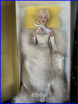 Robert Tonner Decades of Fashion Coa And Box Toner Sign The Box