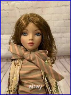 Robert Tonner Doll Ellowyne Wilde -VDC Exclusive- comes with 2 extra outfits
