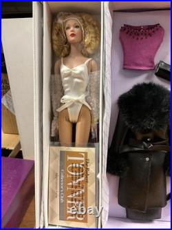 Robert Tonner Dollmaster Exclusive Tyler Wentworth Weekend in D. C. Fashion Dol