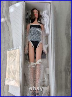 Robert Tonner Fashion Doll! Sleek Brown Hair! Style#20800! Prestine