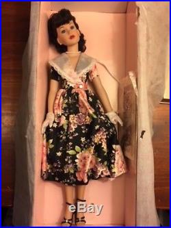 Robert Tonner Kitty Collier Brunette Doll 18 in with Extra Outfit + Original