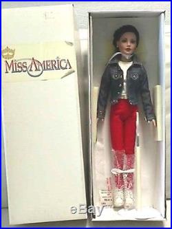 Robert Tonner Miss America 18 Kitty doll with Jeans Outfit + Box and Paperwork