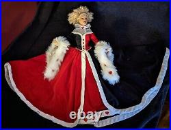 Robert Tonner Queen of hearts Alice In Wonder land with Coronation Gown! LE200
