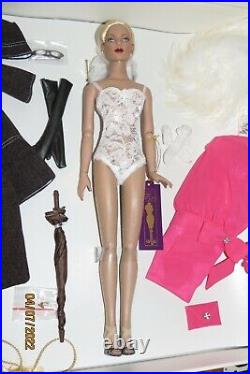 Robert Tonner Regina Wentworth UFDC Convention Doll withOutfits