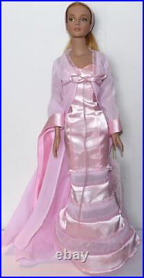Robert Tonner TYLER WENTWORTH DOLL Sweet Heart Dreams Outfit