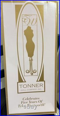 Robert Tonner Tyler Wentworth Anniversary Gala TW1401 Outfit & Doll