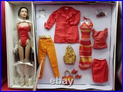 Robert Tonner Tyler Wentworth Madison Ave Afternoon Giftset Doll & Fashions NRFB