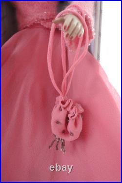 Robert Tonner doll Ready to Wear Shimmer Sidney 2004 with extra Gorgeous outfit