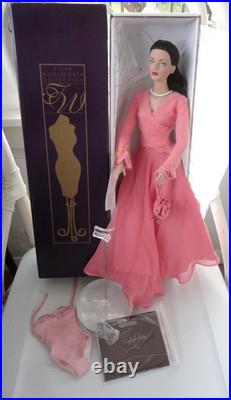 Robert Tonner doll Ready to Wear Shimmer Sidney 2004 with extra Gorgeous outfit