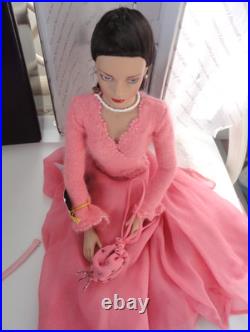 Robert Tonner doll Ready to Wear Shimmer Sidney 2004 with extra Gorgeous outfit