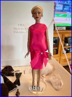 Robert tonner fashion doll regina wentworthufdc july 2005 Robert tonner fashion doll regina wentworthufdc july 2005