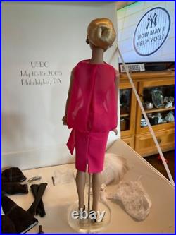 Robert tonner fashion doll regina wentworthufdc july 2005 Robert tonner fashion doll regina wentworthufdc july 2005