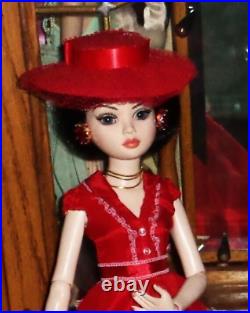 Super Rare Tonner Ellowyne-seeing Red Ensemble-plus Extra Outfit-excellent