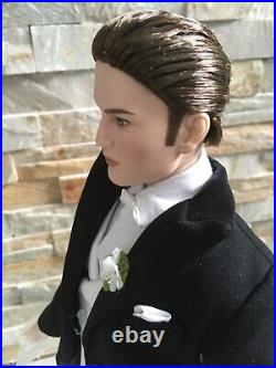 TONNER 17 Twilight FOREVER EDWARD WEDDING DOLL GROOM in WEDDING SUIT & Shoes