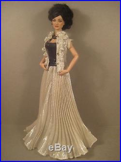 Tonner Dressed Doll Far East Stella Silver Outfit
