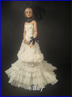 Tonner Dresssed Doll Treasured Antoinette Doll- Idyllic Antoinette Outfit