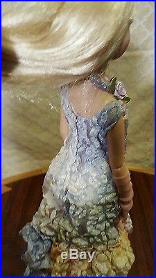 TONNER ELLOWYNE WILDE IMAGINATION 16 WONDERING AND WANDERING OUTFIT With DOLL