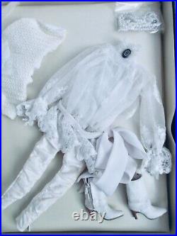 TONNER Ellowyne WIlde NFRB Boxed outfit SHE WALLOWS IN WHITE hard to find NEW