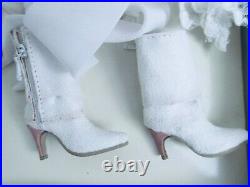 TONNER Ellowyne WIlde NFRB Boxed outfit SHE WALLOWS IN WHITE hard to find NEW