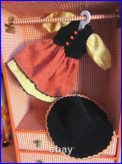 TONNER Tiny Betsy McCall Doll 8HALLOWEEN TRUNK Set 2003 in Box, 3 outfits TONNER Tiny Betsy McCall Doll 8HALLOWEEN TRUNK Set 2003 in Box, 3 outfits