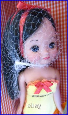 TONNER Tiny Betsy McCall Doll 8HALLOWEEN TRUNK Set 2003 in Box, 3 outfits TONNER Tiny Betsy McCall Doll 8HALLOWEEN TRUNK Set 2003 in Box, 3 outfits