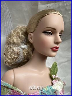 TONNER Tyler TWO DAYDREAMERS EXCLUSIVE ETERNAL LOVE SYDNEY CHASE Dressed DOLL LE