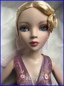 TONNER VDC 2021 Collection ELLOWYNE WILDE PUFF PIECE 16 DRESSED FASHION DOLL LE