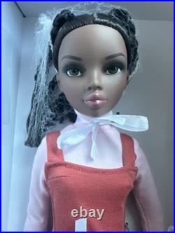 TONNER VDC ELLOWYNE WILDE NEEMA STRAIGHT and NARROW 16 FASHION DOLL NRFB LE 150