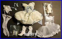 This Dish is Too Hot Tonner Doll OUTFIT 2009 fits 17 DeeAnna Denton Goldilocks
